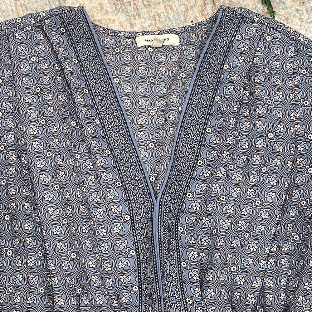 Max Studio blouse - Picture 2 of 11